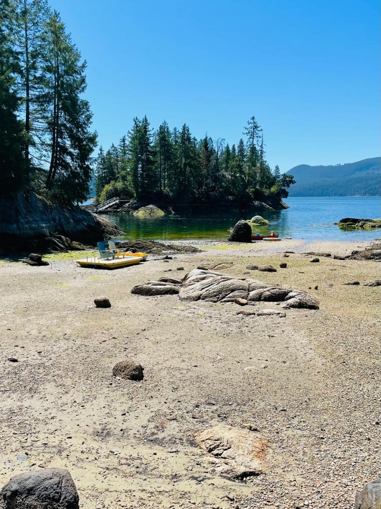 The Tuwanek Hotel And Spa Sechelt Exterior foto